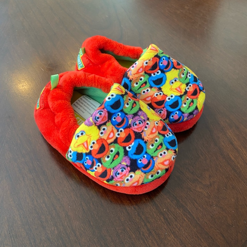 Sesame Street Slippers toddler size 5/6